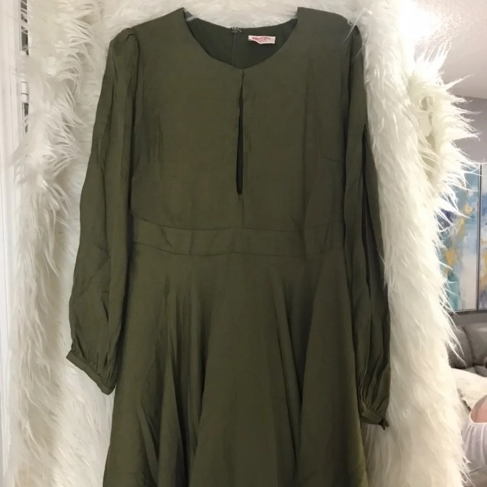 Women’s dress